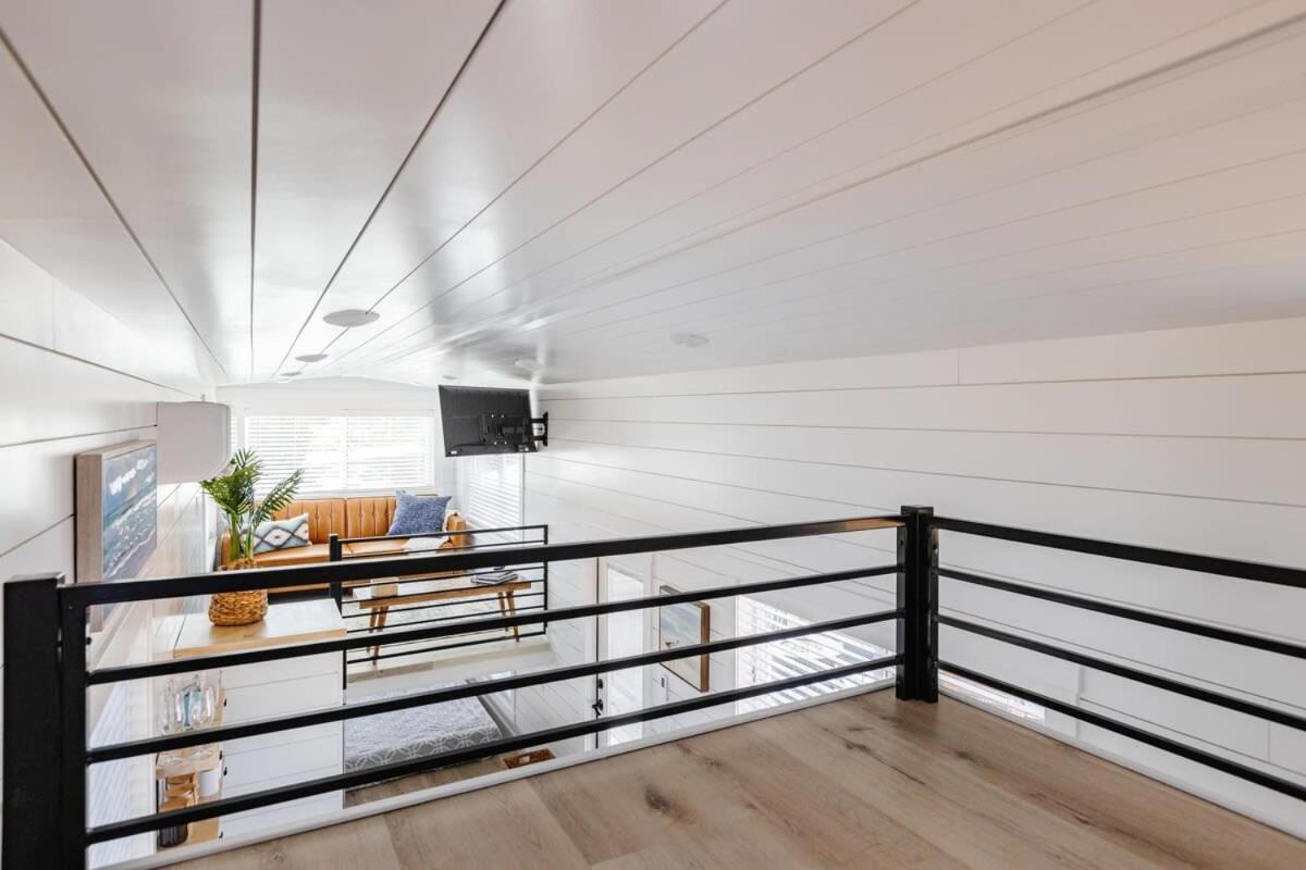 Modern Home With Private Hot Tub Apple Valley Extérieur photo