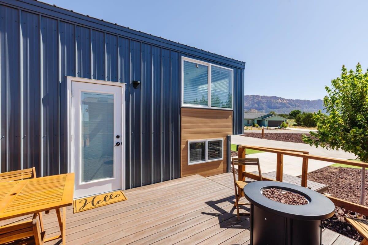 Modern Home With Private Hot Tub Apple Valley Extérieur photo